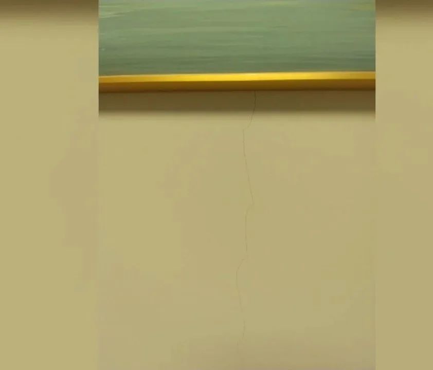 DƬ